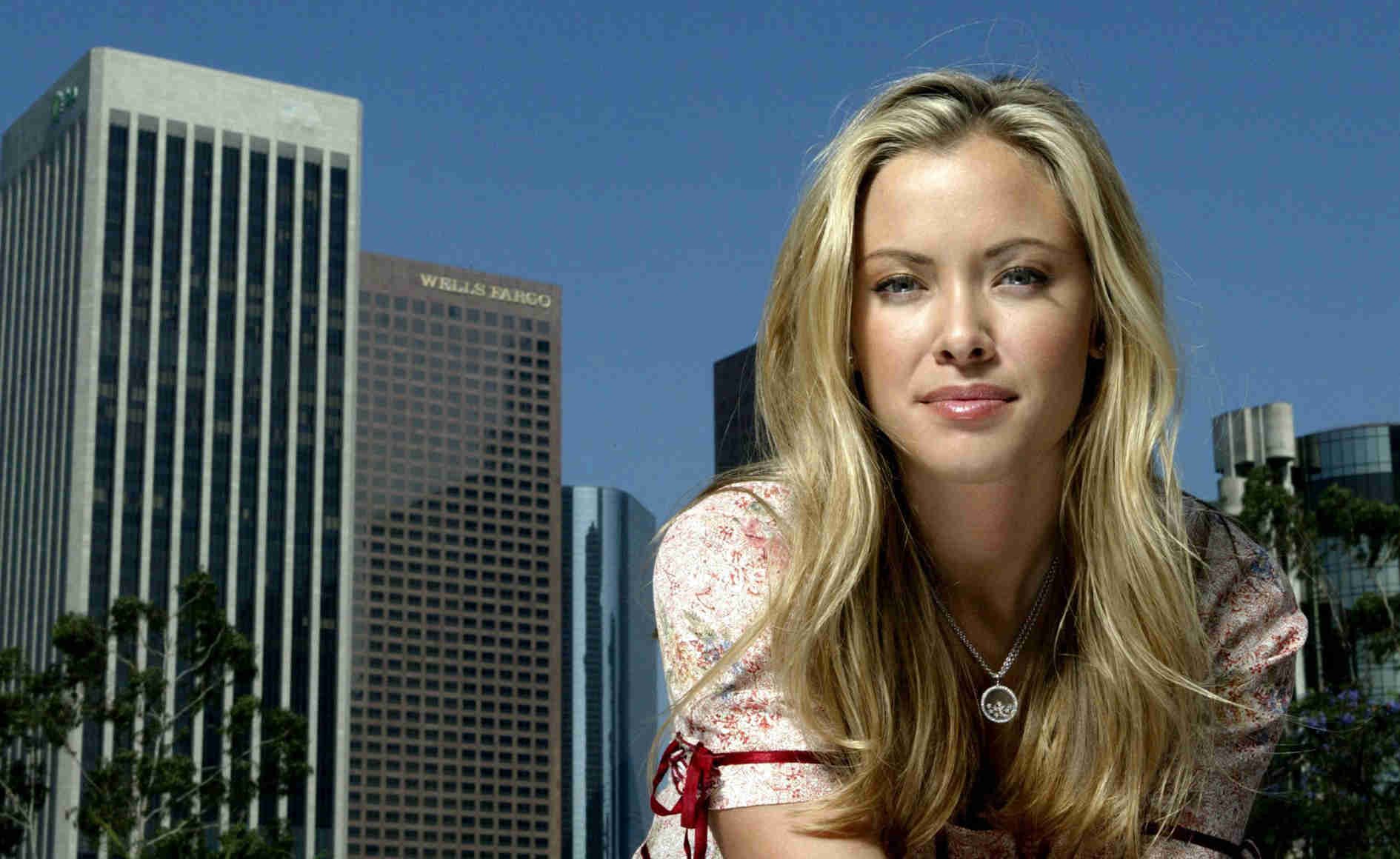 克里斯塔娜·洛肯