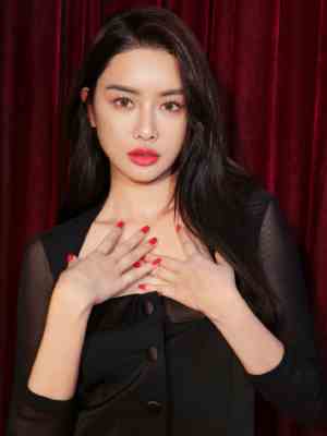李妍